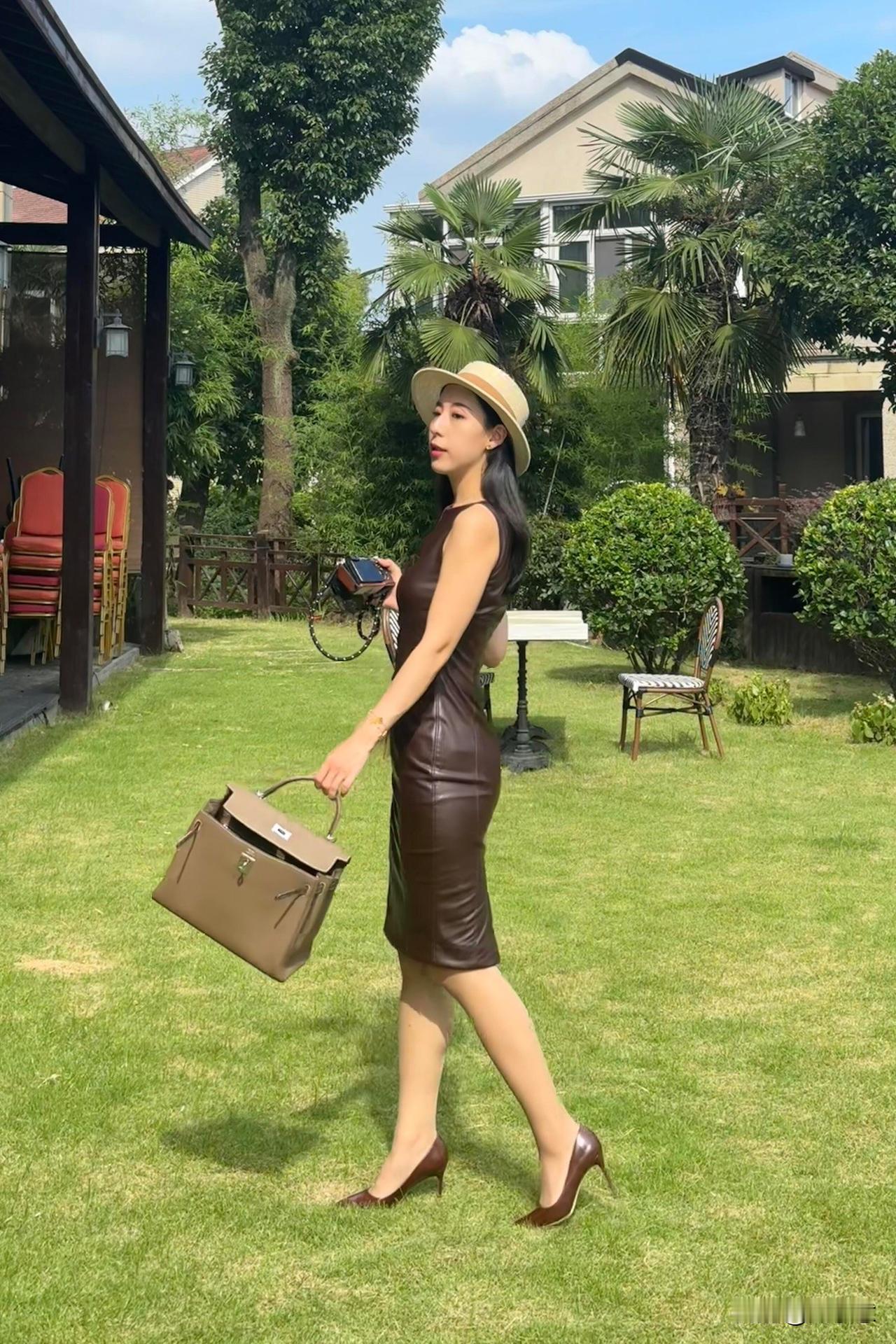 Live图实况|朋友家的后花园可真大！朋友家别墅群小区真是豪华我就拍拍照吧