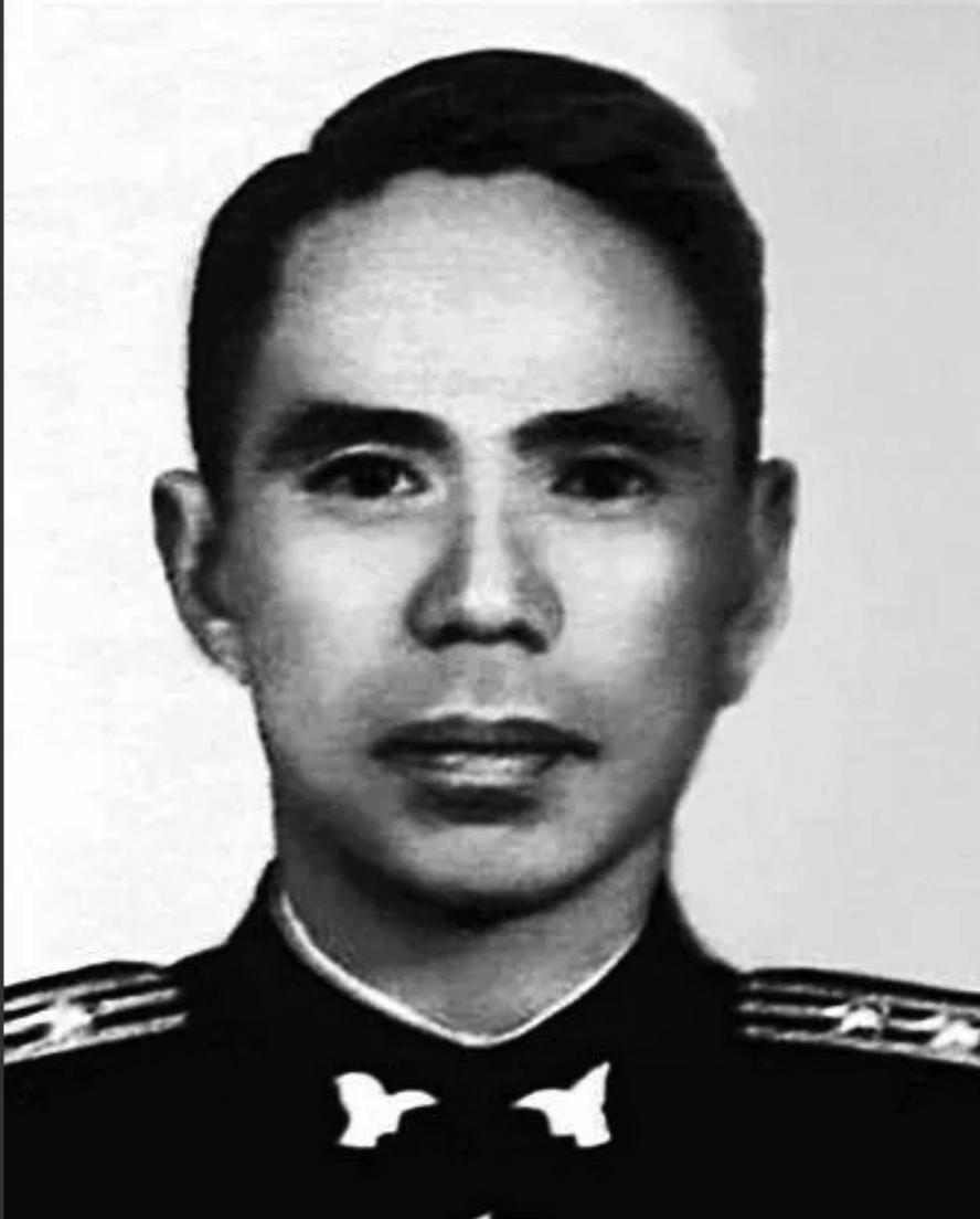 [点赞]1992年，84岁军统特务头子毛森，临终前，抓住儿子的手，说：“我只有