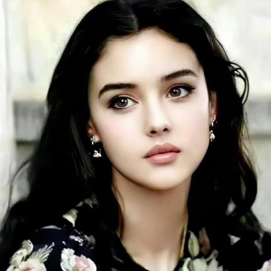 长得漂亮也有错吗？这句话莫妮卡·贝鲁奇怕是最有体会。1976年那张照片让她成