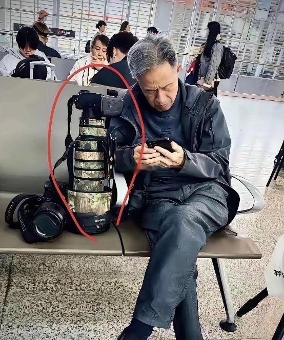 背了一套房出门。