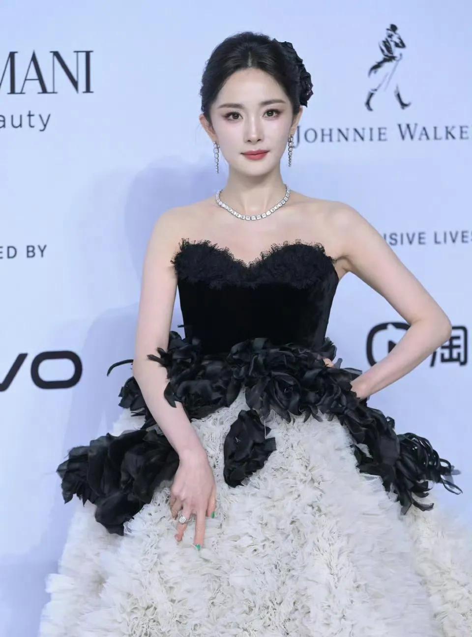 长红这么久靠的就是实力和十年如一日的美貌