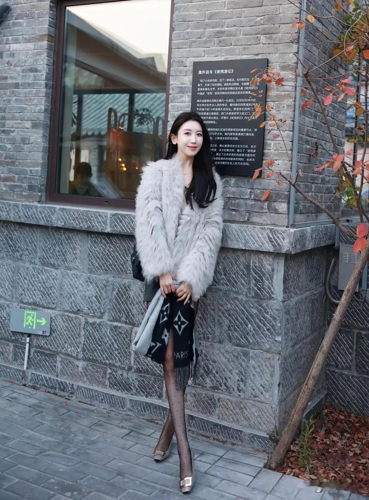 “ 这烟火人间事事有遗憾事事也值得 ”