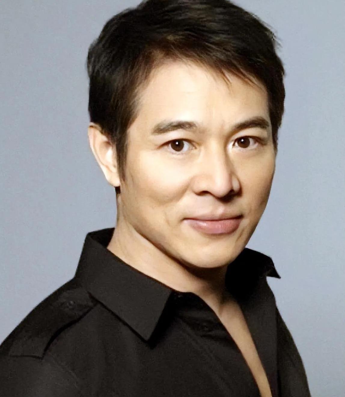 李连杰曾说：“我年轻的时候去少林寺，只是个破庙，就十来个人。没有武师，没有藏经阁