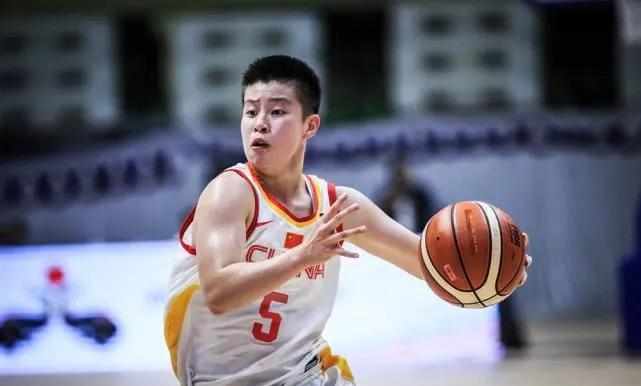 李缘，中国队是信任你的。李缘在中国队的地位还是能够配上中国队的第一后卫的，但是李