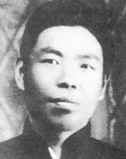 1951年，军统特务佟荣功落网，面对审讯，他说曾在西安潜伏过，审讯人员一惊，连忙