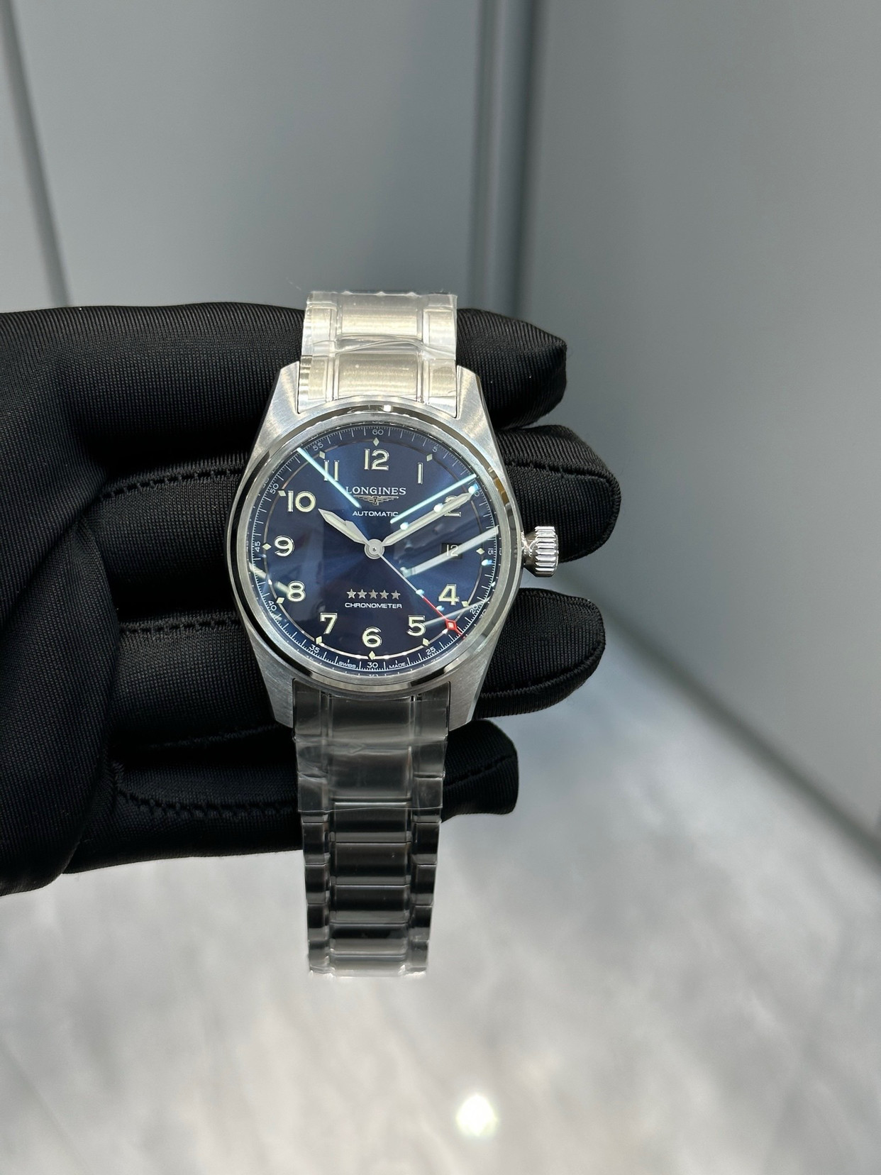 经典传承，优雅之选：浪琴五星上将腕表浪琴（Longines）作为瑞士制表业的代表品牌之一，一直以优雅