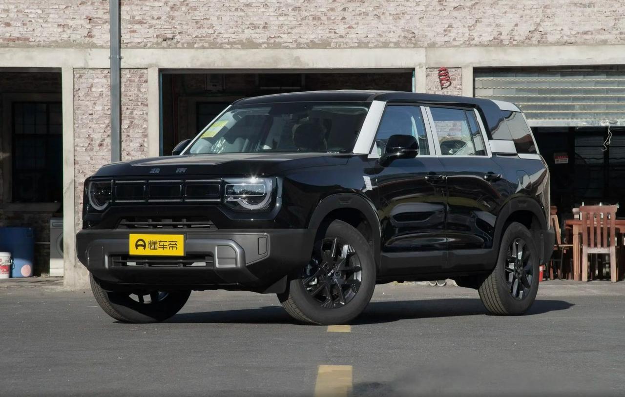 想花个8-10万买台能城市代步、周末还能撒点野的SUV，看中了二手BJ30，靠谱