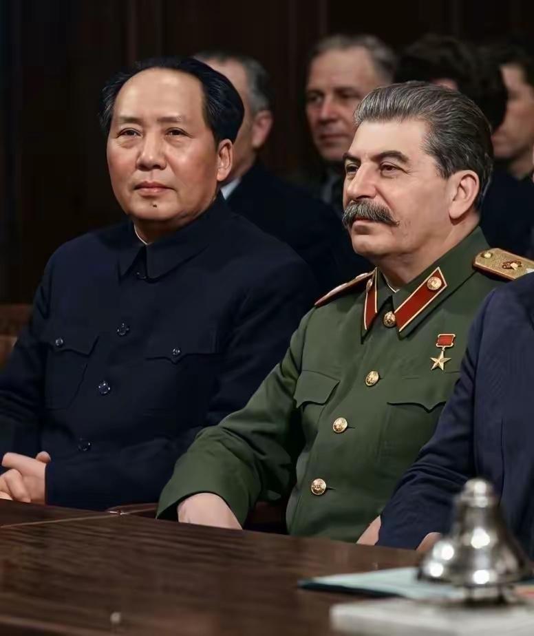 气质这东西是模仿不来的看到过很多饰演、演绎毛主席的特行演员在看看真实的伟人的