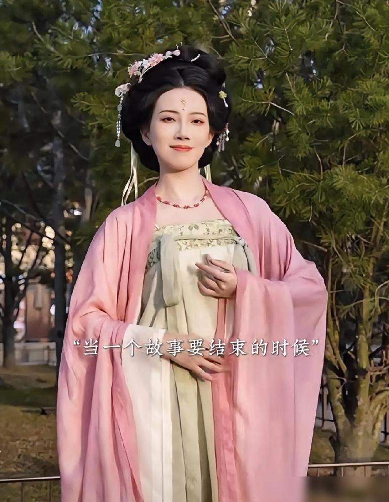 带火西安的不倒翁小姐姐，正式离职你靠一个回眸带火一座城，7年赚的钱，连孩子兴