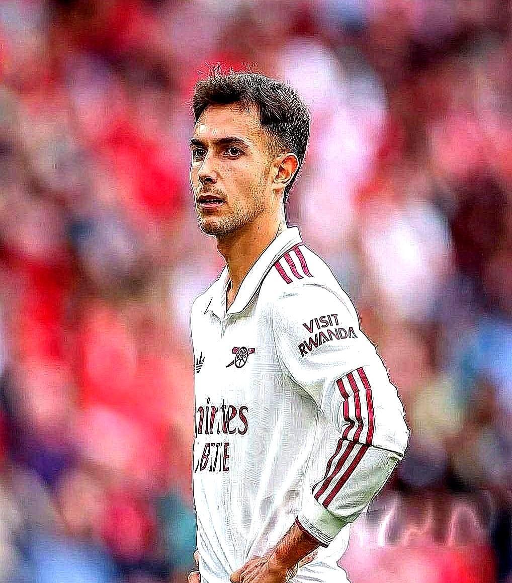 皇马磨叽半天，阿森纳直接刷卡5500万镑，把马丁·苏比门迪抱走。26岁，穿