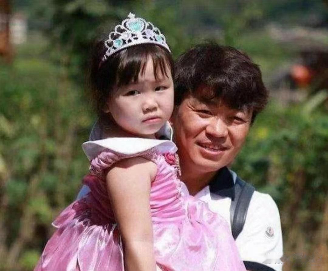 没想到王宝强的女儿已然长成亭亭少女，成长变化着实让人倍感意外