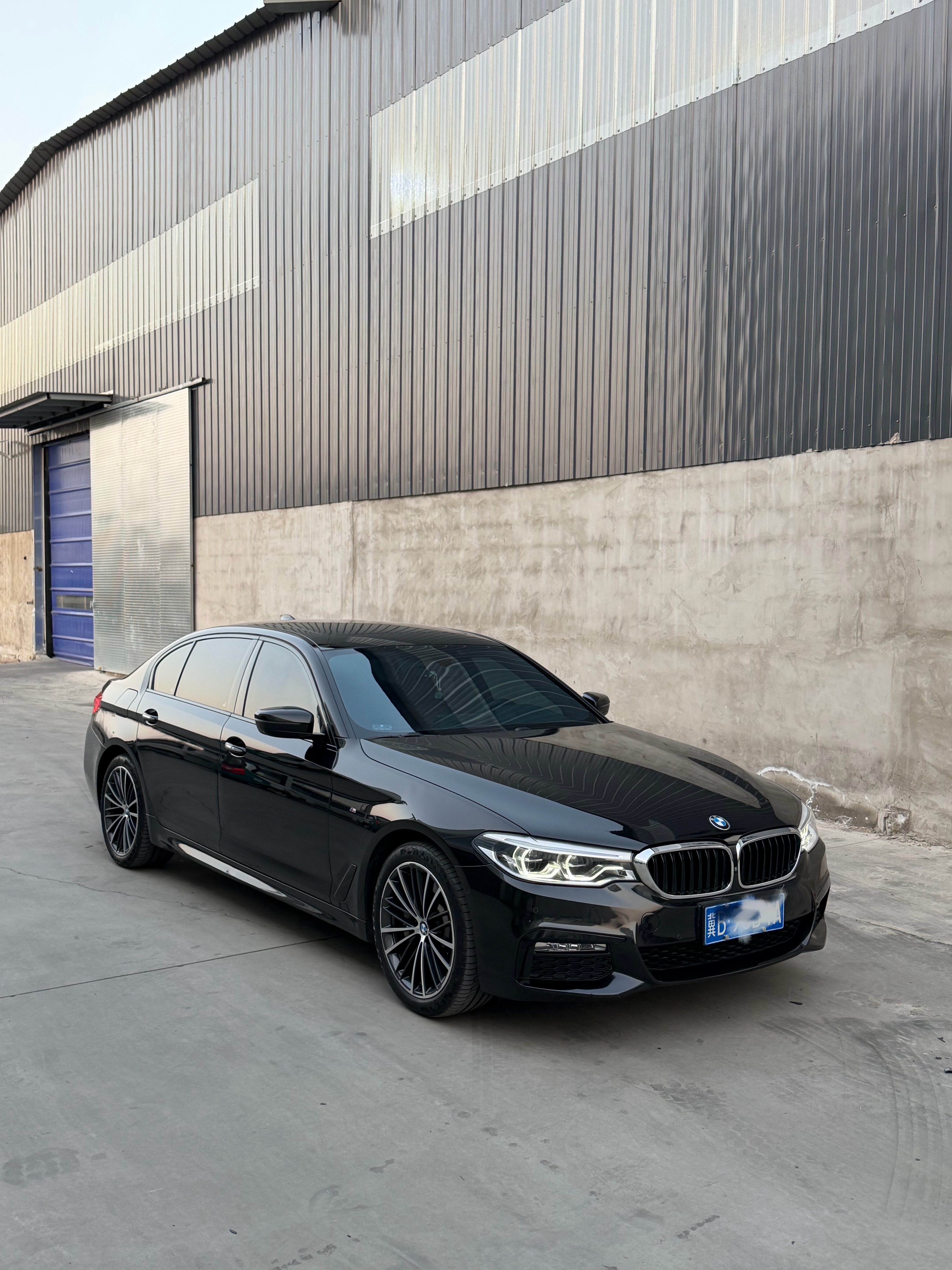 人生第二辆宝马530上次是18款的530四驱这次是18款的530后驱除了后驱与四