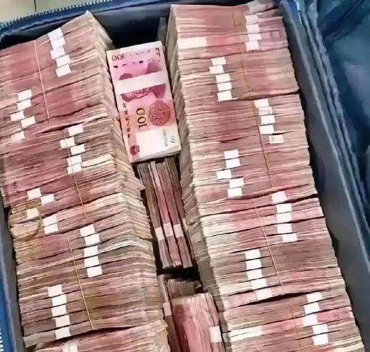 高价收中奖彩票绝非好心，全是洗钱分子设下的致命圈套！假如中800万彩票，完税