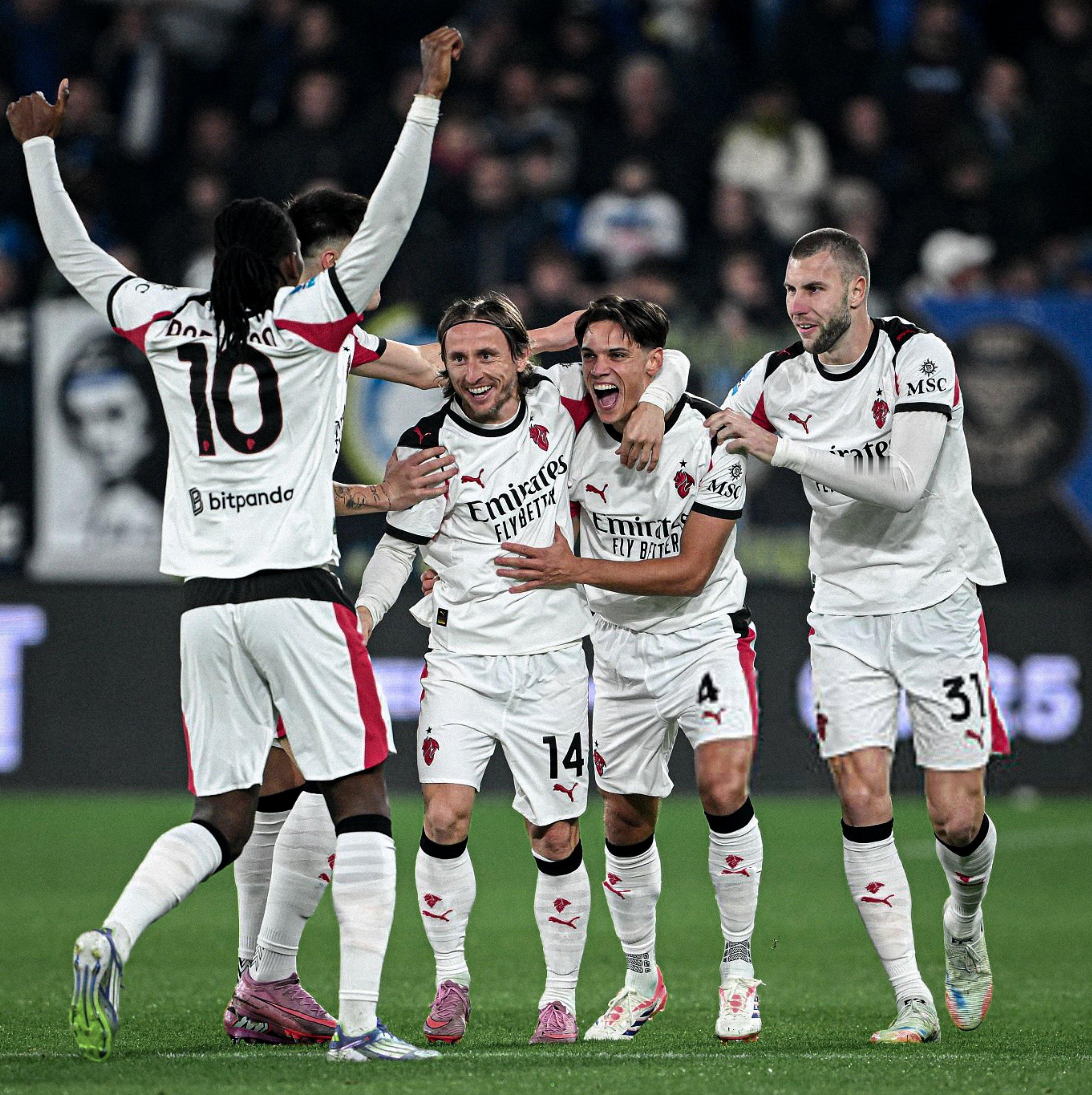 AC米兰观点：现在要谈谈危机了⁉️从一支至今保持不败、防守稳