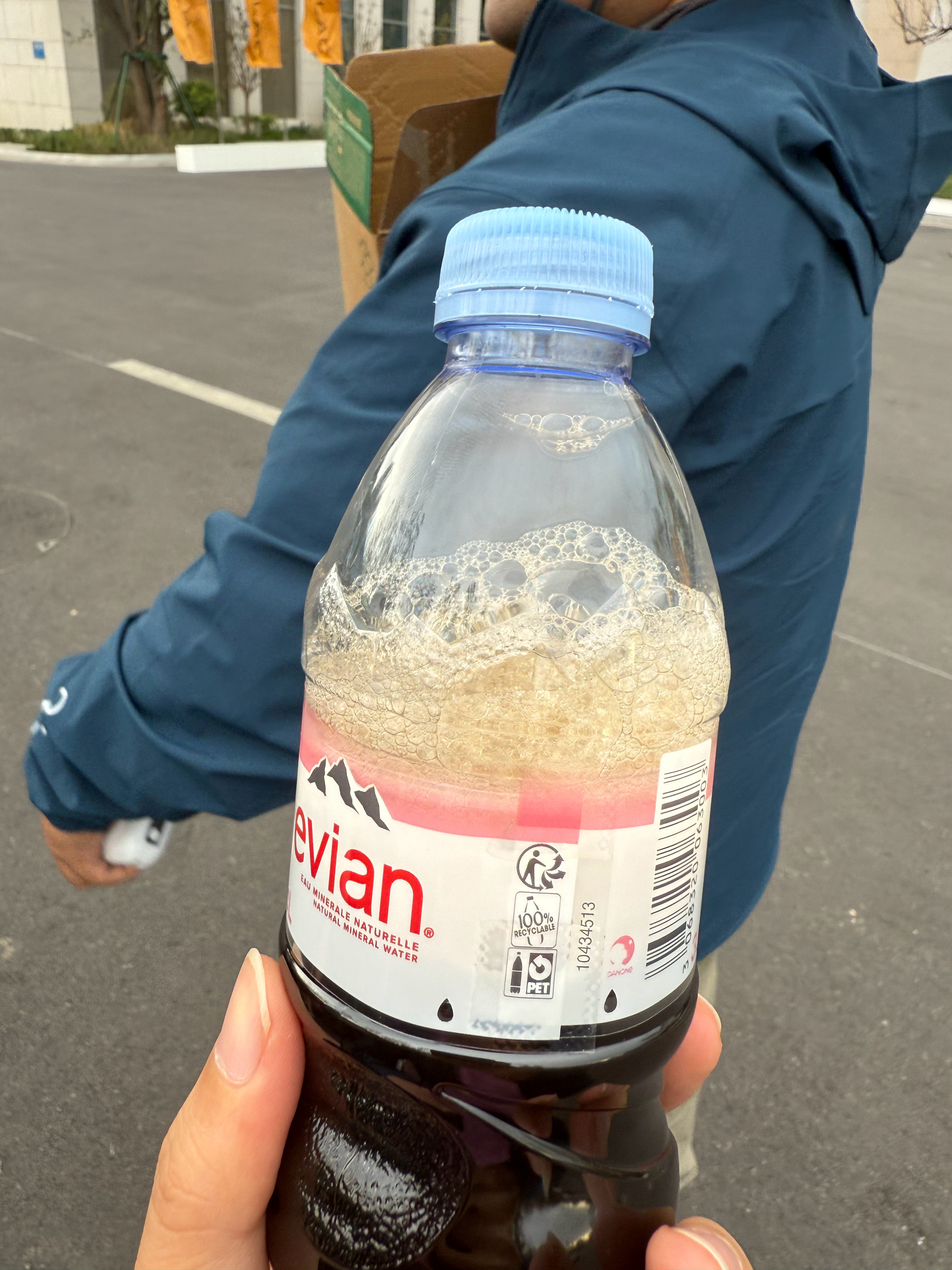兄弟你有点上火啊​​​