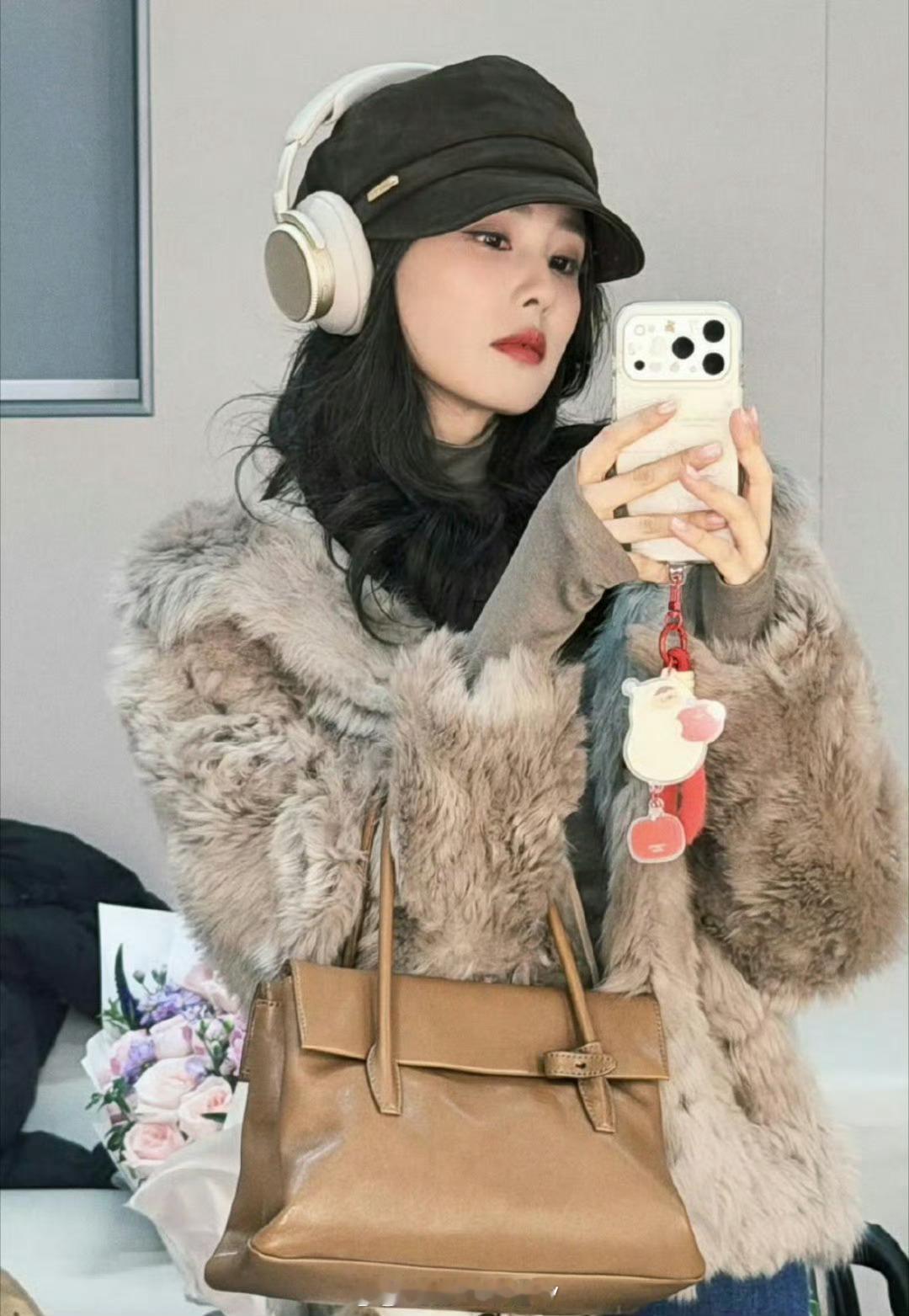 白鹿今日份的营业照，秋冬鹿🦌