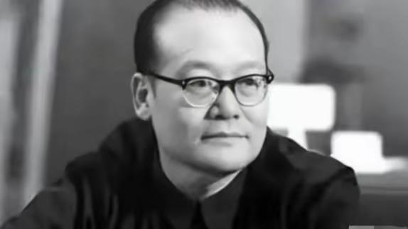 1980年，57岁的纪登奎突然离开了权力中心。表面上，是党的十一届五中全会批准了