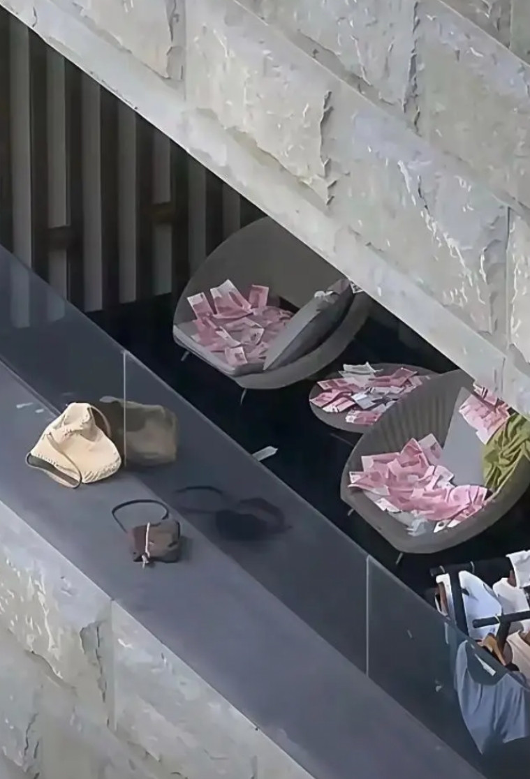 住酒店看见的，这是什么情况啊