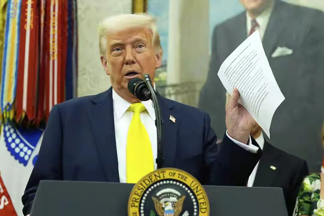 美国费尽周折与乌克兰签订了矿产协议之后，仅过了10天，这才发现恍然大悟，他们感