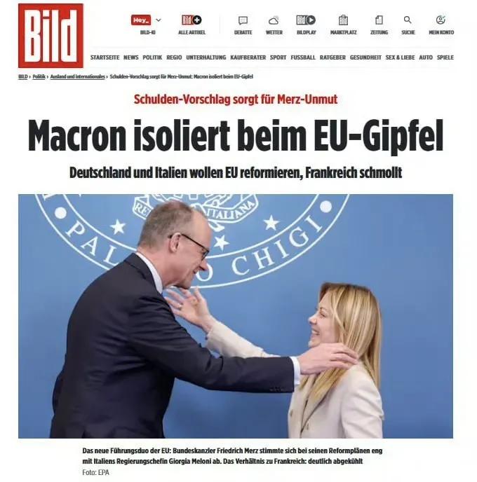 德国《图片报》报道称，法国总统马克龙陷入孤立状态，因为德国总理默茨和意大利总理梅