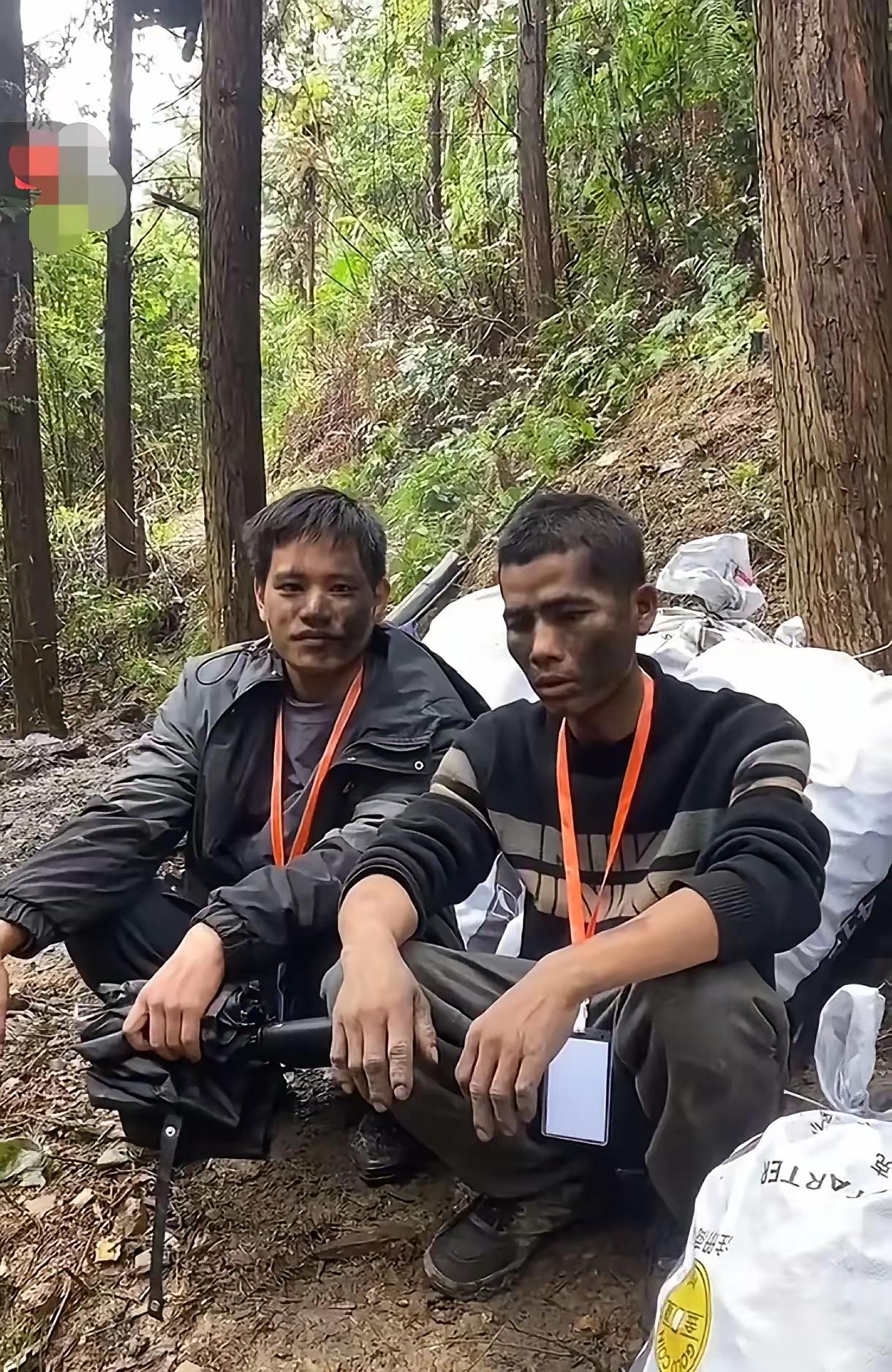 广西两兄弟在荒野求生中神一般的存在，节目组看见他们的能耐都吓得瑟瑟发抖。怎么