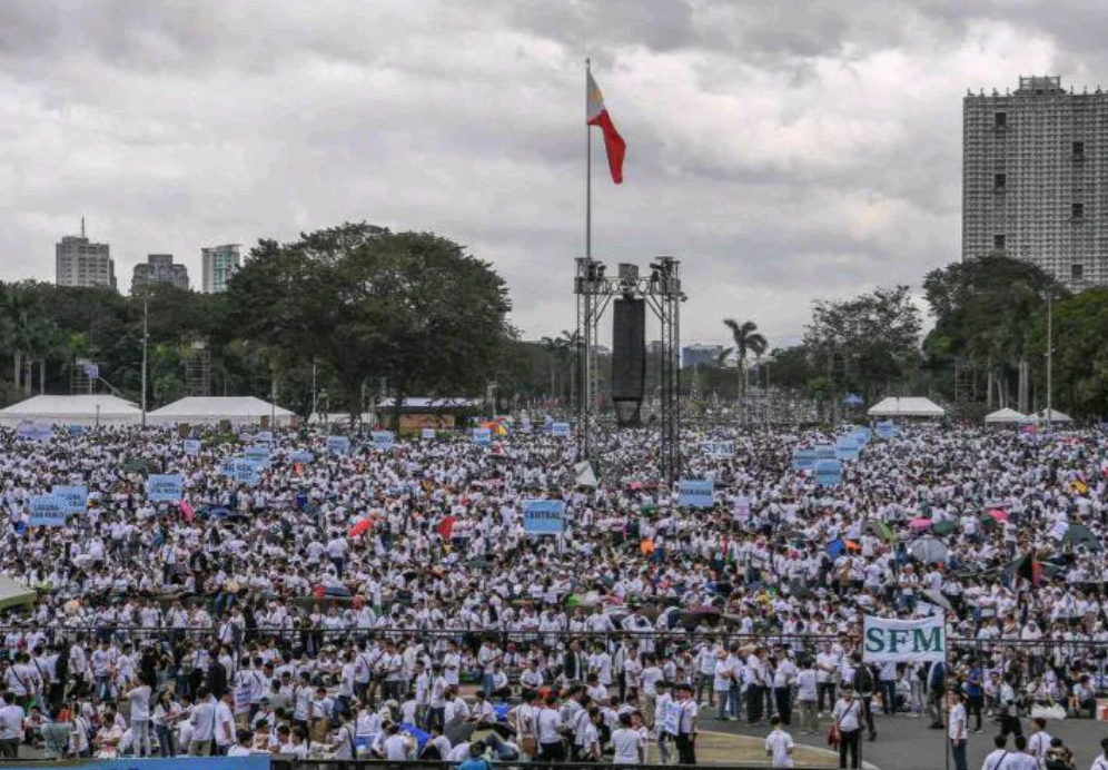 菲律宾160万人和平集会，反对弹劾副总统莎拉！这场全国和平集会由菲律宾基督教会