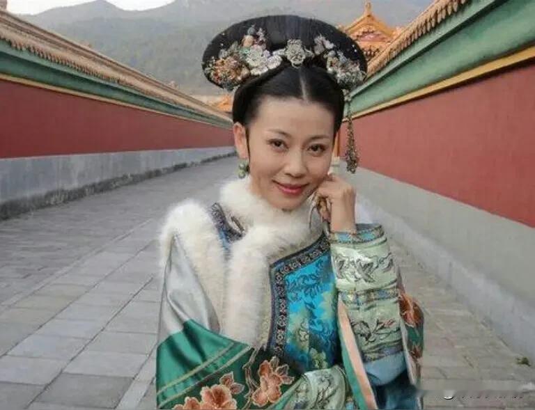 齐妃其实不蠢，她是装的每次聊起甄嬛传里的齐妃，大家第一反应就是：这女人太蠢了
