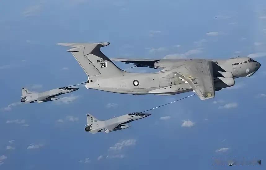 中东的天空，骤然绷紧！当地时间2026年4月9日，一场没有官宣却震撼国际的空中威