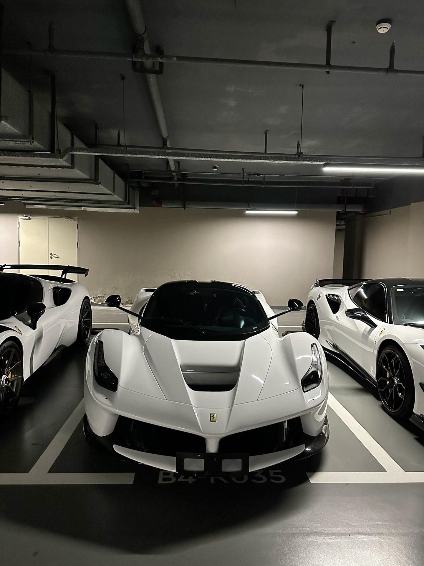 🤍白马王子LaFerrari.深圳某地库偶遇三神之首法拉利拉法，白色...