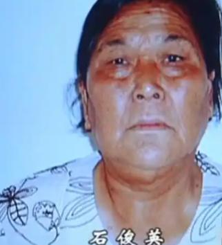 安徽亳州曾活跃着一个让人闻风丧胆的“天骂团”，领头人石俊英带着一帮六十多岁的老太