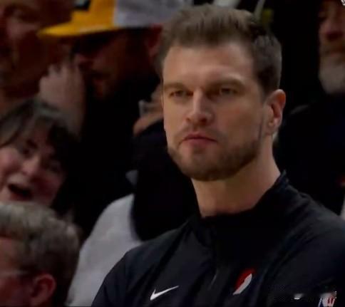 开拓者内讧升级！格兰特和霍勒迪均不打球了！逼迫斯普利特改变战术打法！开拓者球队