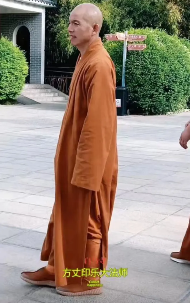 新少林住持印乐法师：袈裟与黄土之间的佛门高低我问了在登封开民宿的老同学，新来
