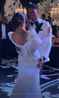 比尔大婚，塔图姆、杜兰特等NBA球星出席。是不是娃都好几个了，这才补办婚礼？塔