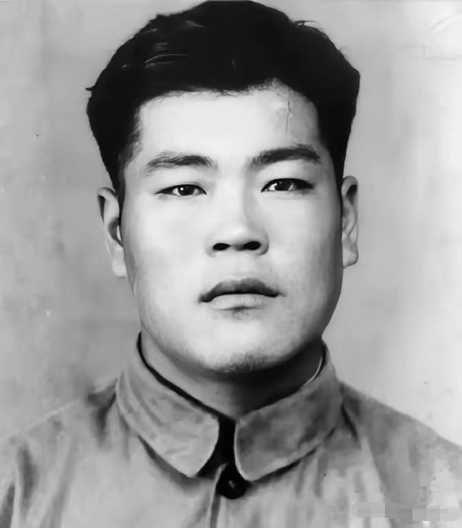1986年，两名记者到四川万县采风，途中口渴难耐，遂敲开一户老农的院门求水。老农
