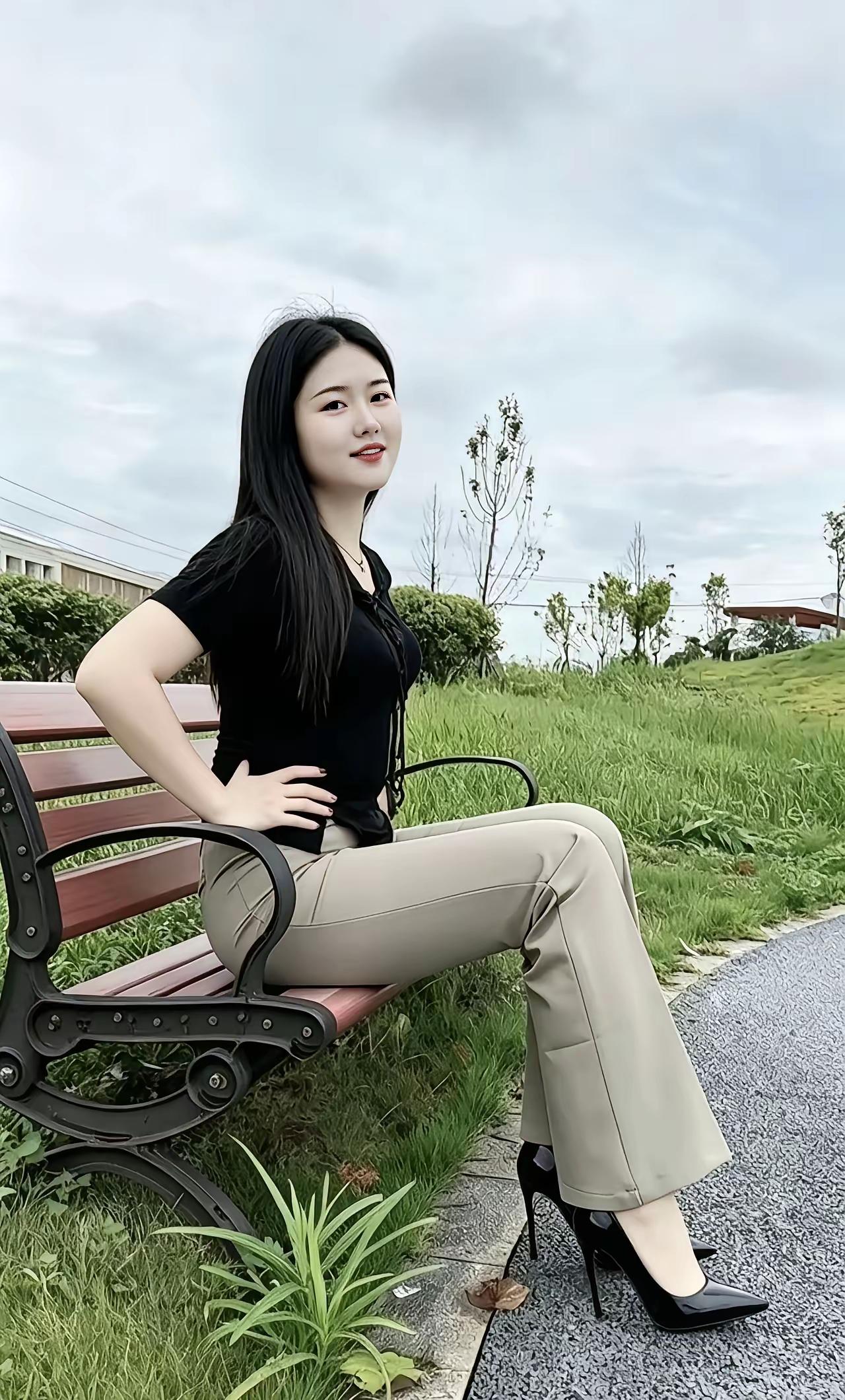 青春气质优，人美不胜收。一旦嫁豪门，吃穿无须愁。