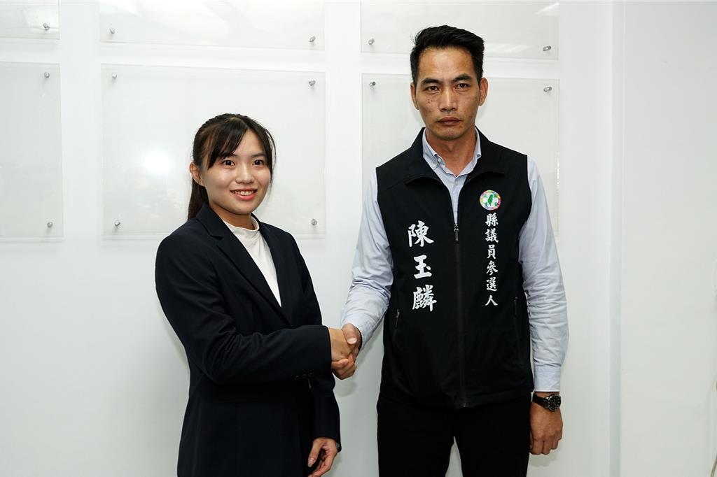 宜蘭縣员山乡有2席议员,往年都是蓝绿各抢1席,去年初民进党议员陈俊宇转战立委,补