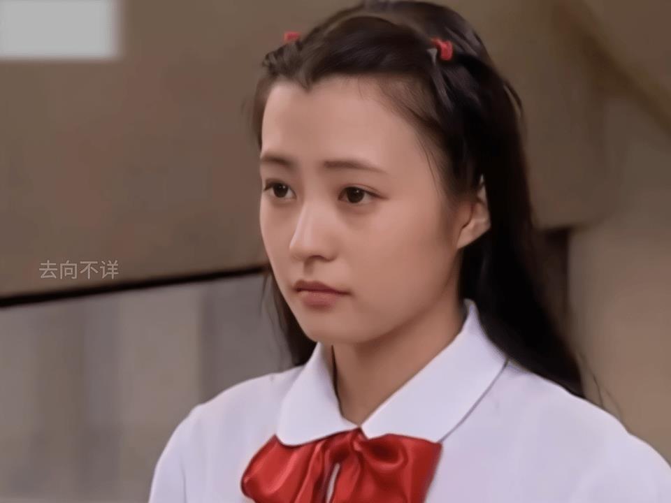 郝蕾年轻时惊艳四座的剧照！18岁的郝蕾，真是青春最好的模样，明亮双眸，漂亮的鹅蛋