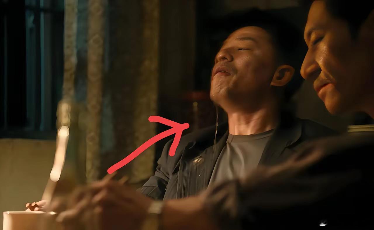 段奕宏你可别加戏了不行暂时先别演戏了吧你看看人家秦昊是怎么吃饭的？​你看你在扫毒