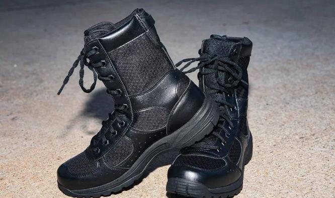你知道解放军最卷的装备是啥吗？不是枪，也不是夜视仪，而是一双作战靴。千万别小看这