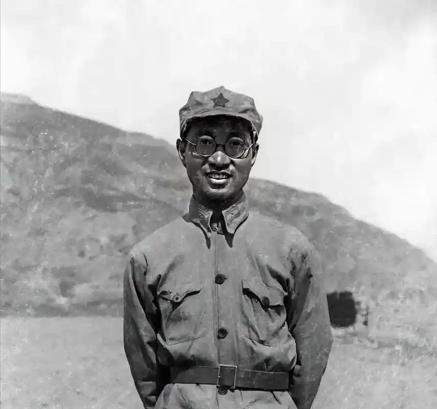 全军都在抄家斗地主，唯独陈赓老家安然无恙，没人敢动，真相让人肃然起敬！很多人