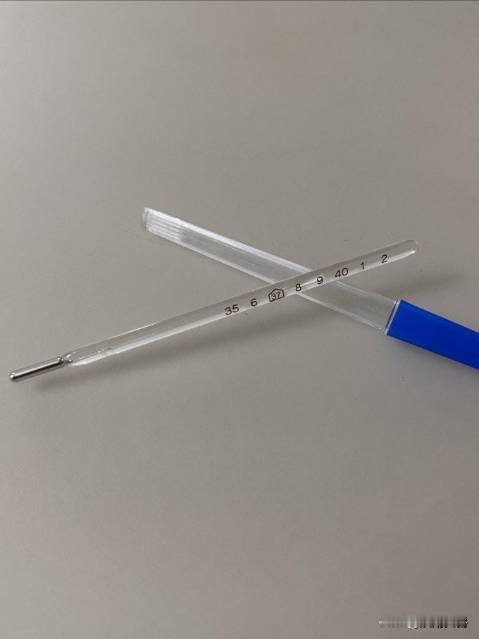 大家看新闻没？我们从小用的水银体温计12月30号要停产了。水银有剧毒，水银