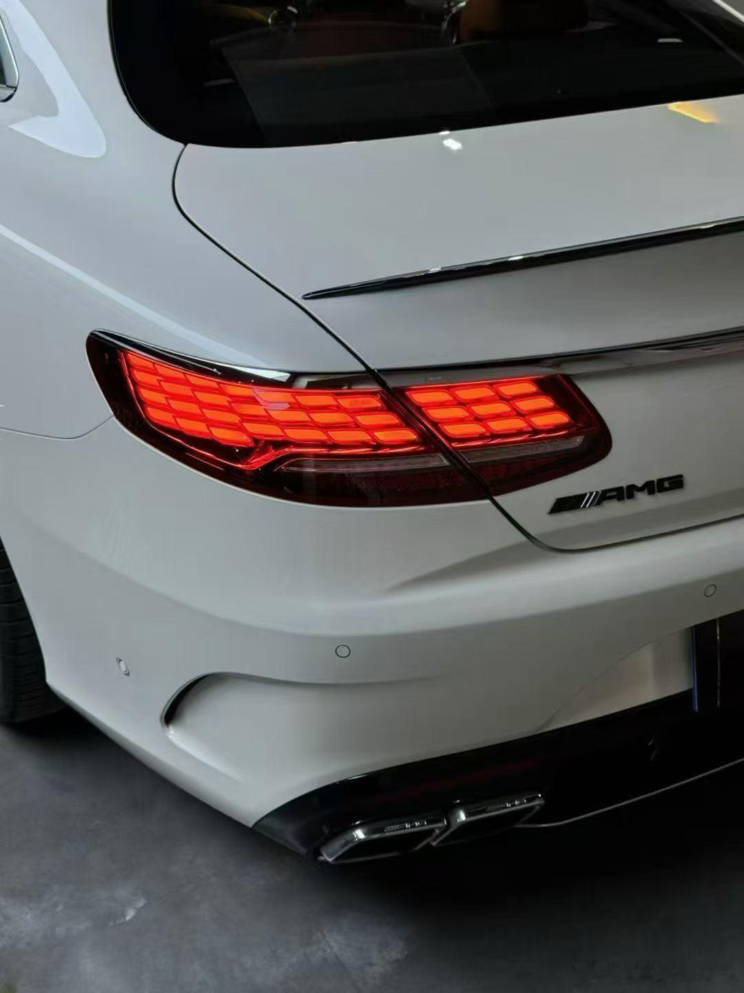 奔驰最美轿跑、奔驰AMGS63Coupe，20年，3万7公里，白外棕内