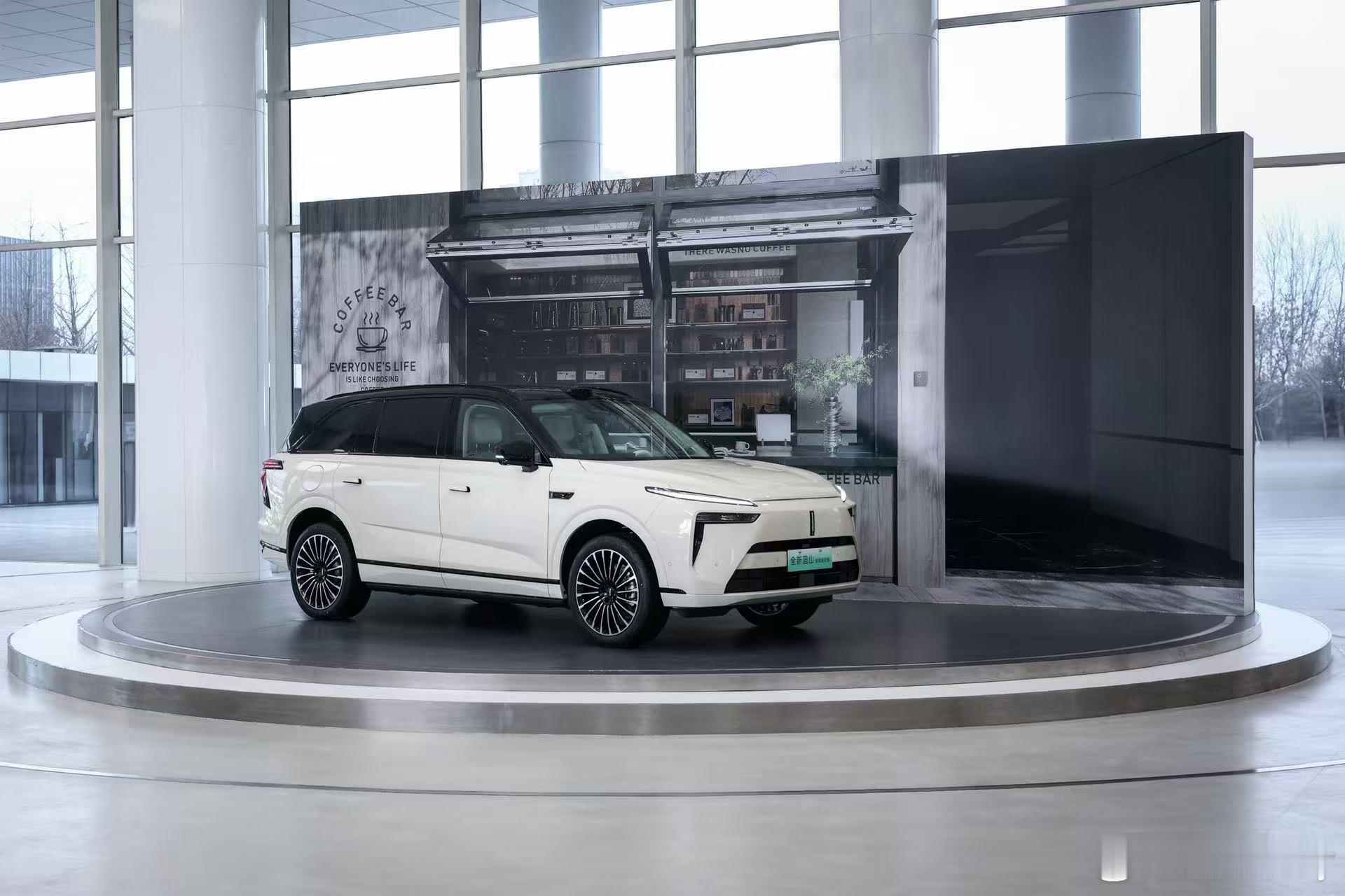 1年前和长城经销商聊天，他们略带遗憾的说，除了智驾和座舱，理想有的我们蓝山都有，