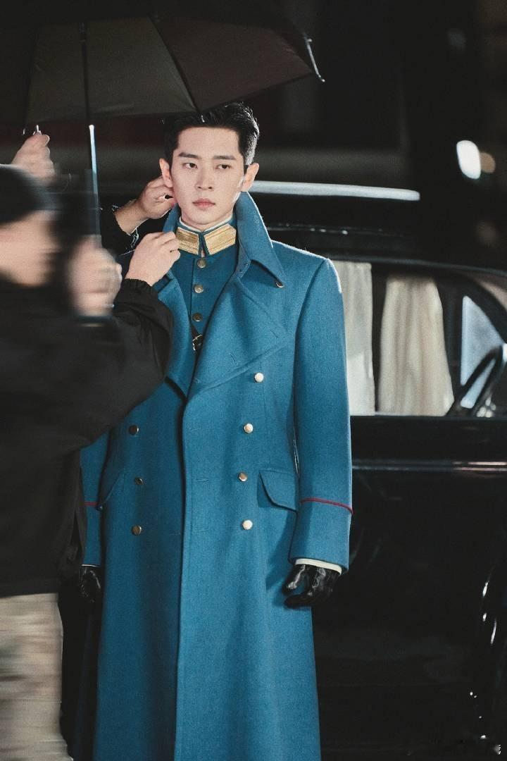 丞磊和徐若晗的路透🈶，感觉这个玉簟秋真的有强取豪夺的虐恋味儿了​​​