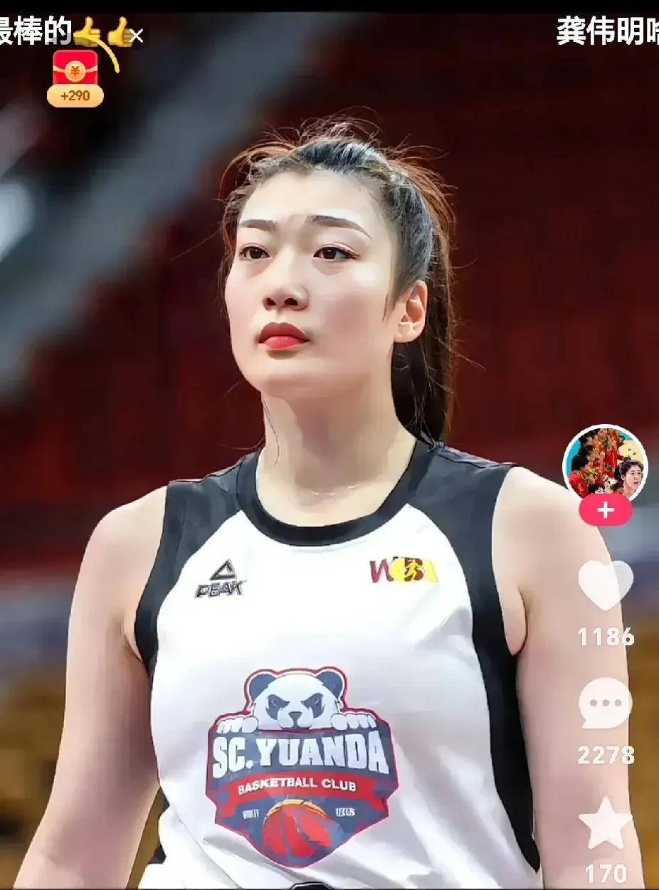 李梦在国家队的适配性如何？李梦在国家队的适配性受到质疑。李梦的三分球非常准，