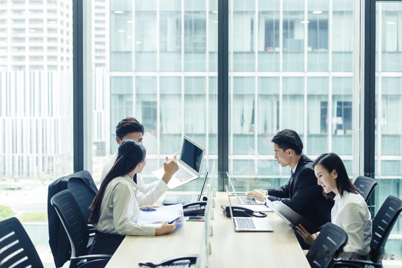 社会上；一定得牢记这这些条人情世故！  核心：不害人，但要有防人之心；不圆