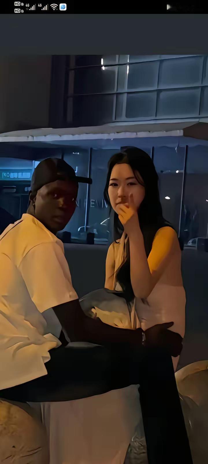 黑人小哥：我就喜欢你们看不惯我又干不掉我的样子！……说实在的：我们可以不相信