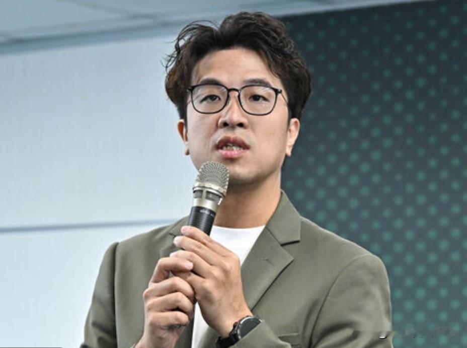 沈伯洋出来表态了！在国民党内部有人提议开除赵少康国民党党籍之后，沈伯洋出来表态称
