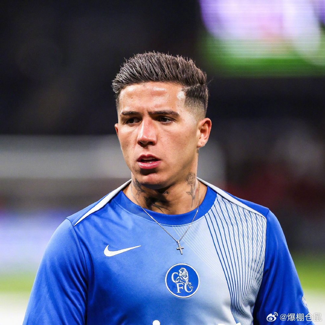 【可以出售】天空体育：切尔西中场恩佐因为最近的不当言论被球队禁赛2场，蓝军没有将