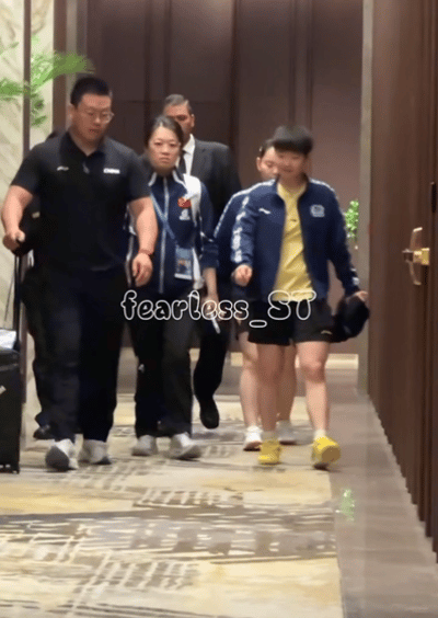 3.28日，莎莎结束体能训练，非常开心的离开训练馆。上午莎莎没有到场地适应训